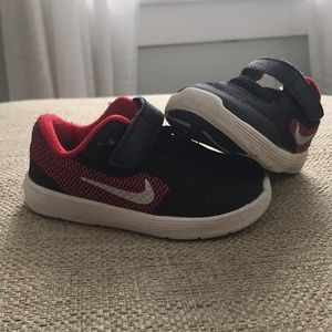 Toddler boy’s Nike shoes
